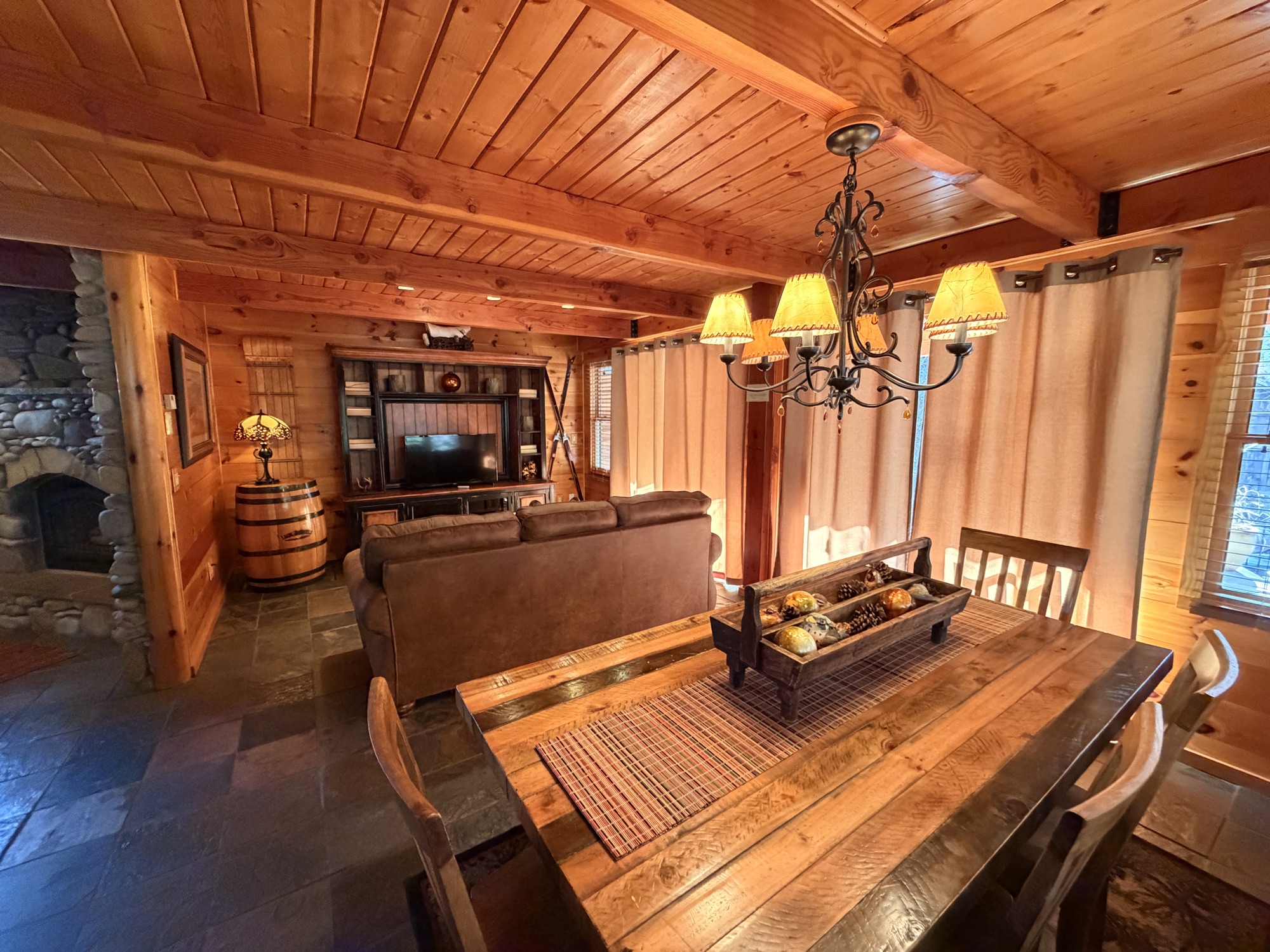 Huckleberry House dining area